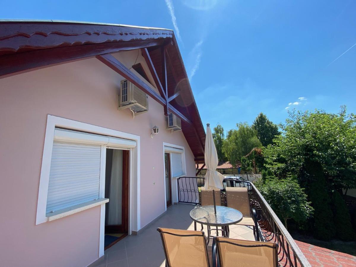 Do-Ti Apartmanhaz Balatonlelle Exterior photo