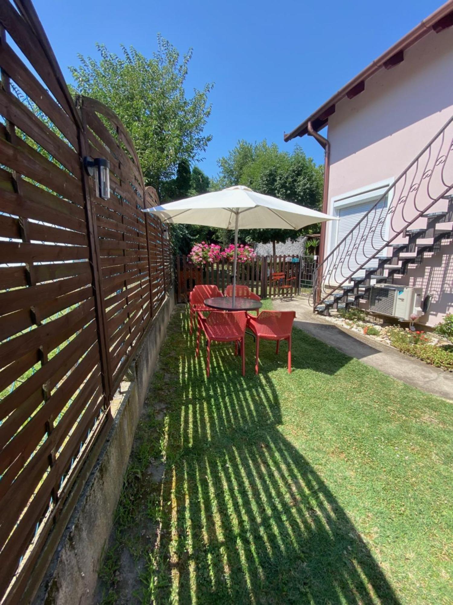 Do-Ti Apartmanhaz Balatonlelle Exterior photo